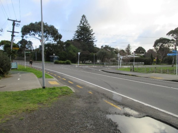 Unsafe crossing on cycleway linking to local schools